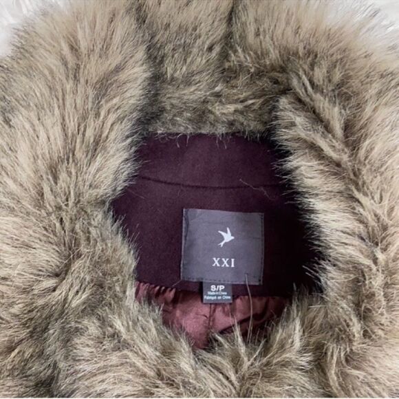 Forever 21 Crop Fur Purple Jacket( Size Small) - Picture 3 of 6